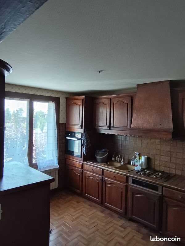 Maison à vendre, 165m², Saint-Yrieix-la-Perche