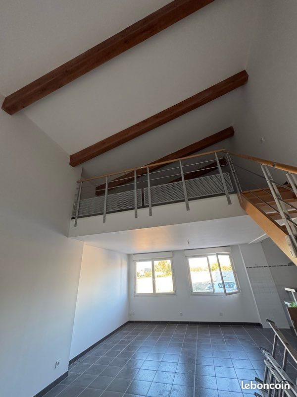 Appartement à louer, 74m², Pia