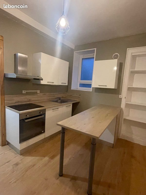 Maison à louer, 95m², Saint-Etienne-de-Saint-Geoirs