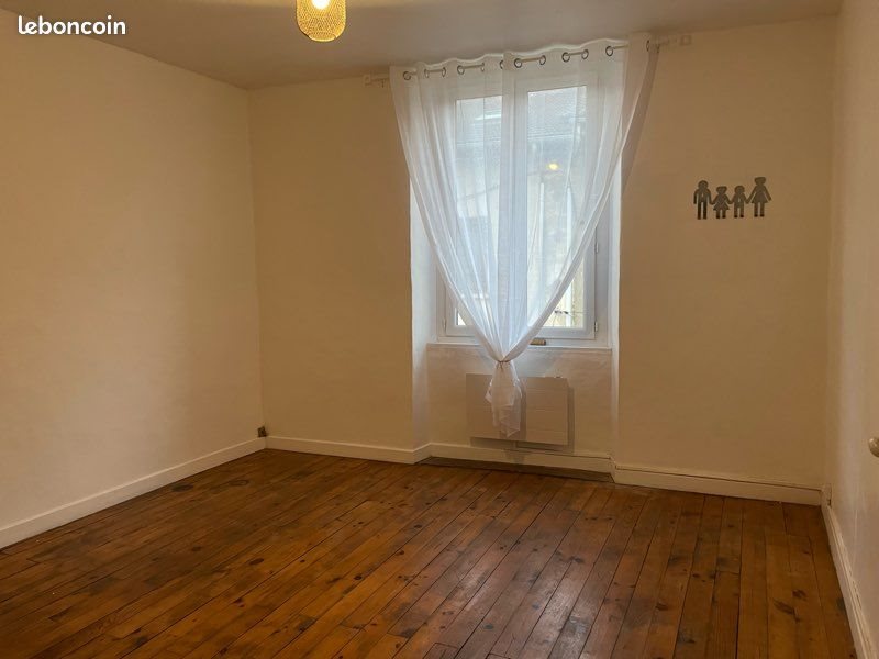 Maison à louer, 95m², Saint-Etienne-de-Saint-Geoirs