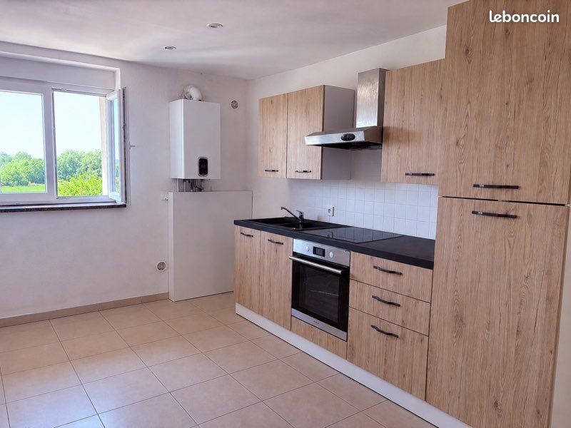 Appartement à louer, 72m², Keskastel