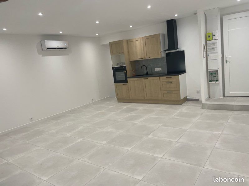 Appartement à louer, 57m², Mornas