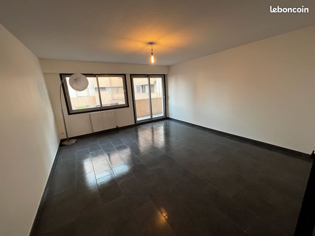 Appartement à louer, 72m², Pau