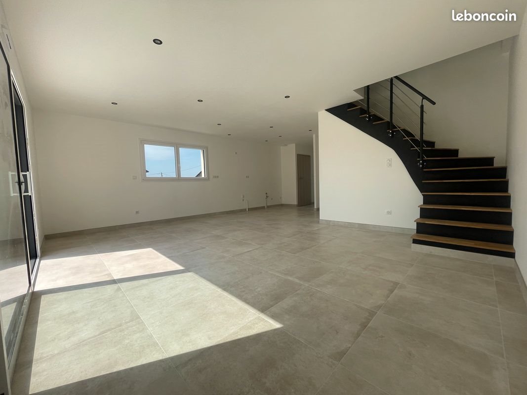 Maison à vendre, 100m², Vercel-Villedieu-le-Camp