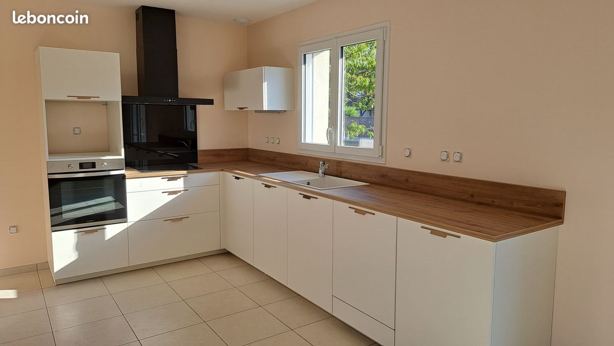 Maison à louer, 104m², Saint-Claude-de-Diray