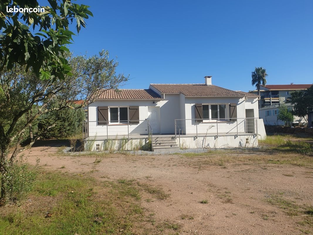 Maison à louer, 95m², Fréjus