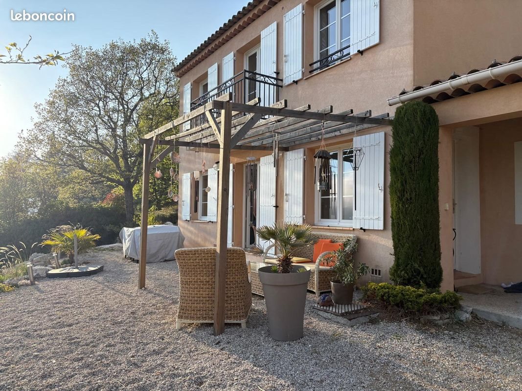 Maison à vendre, 106m², Coursegoules