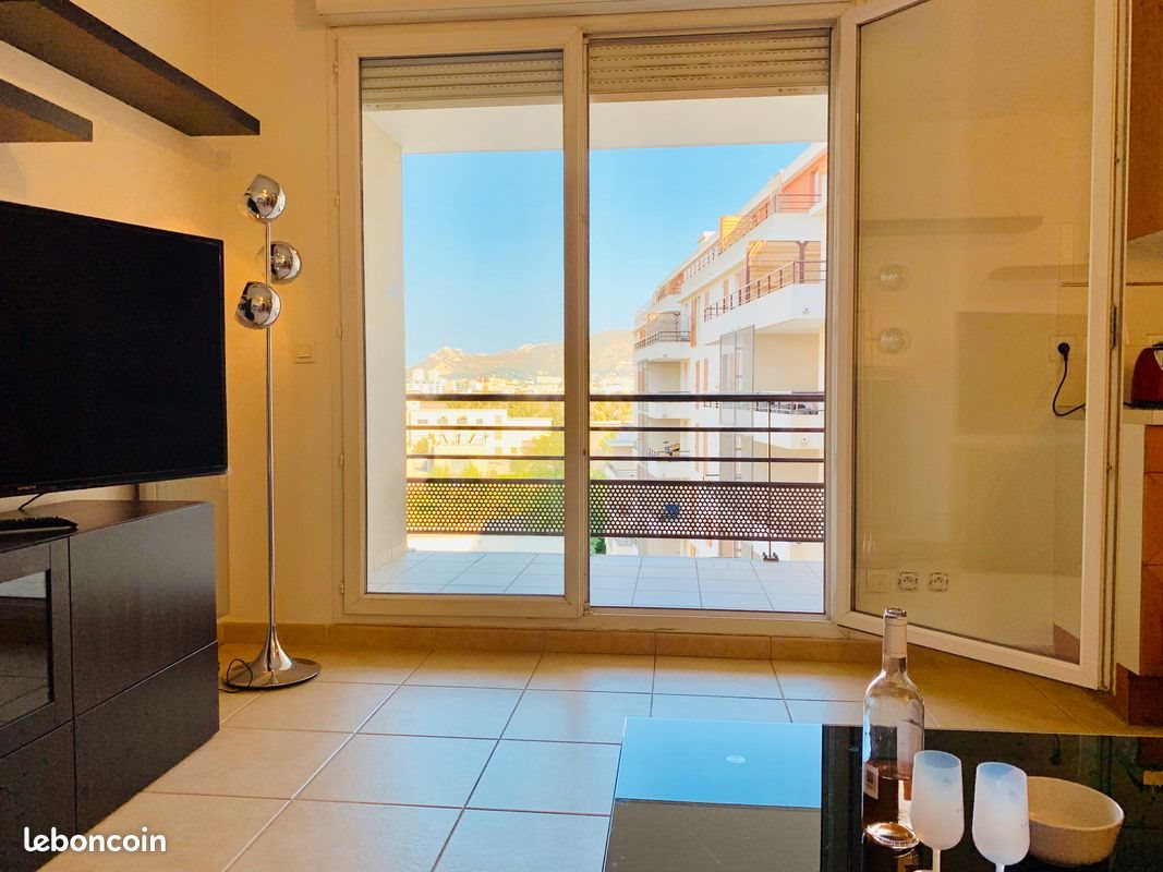 Appartement à louer, 34m², Marseille 8ème