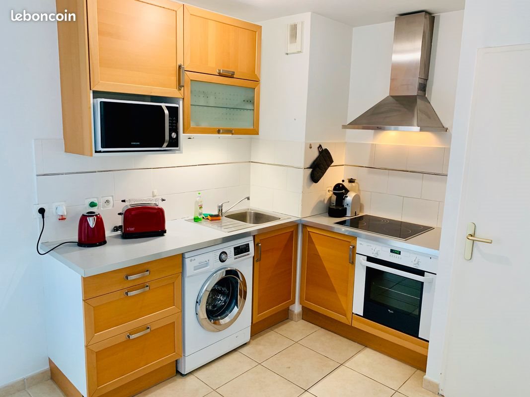 Appartement à louer, 34m², Marseille 8ème