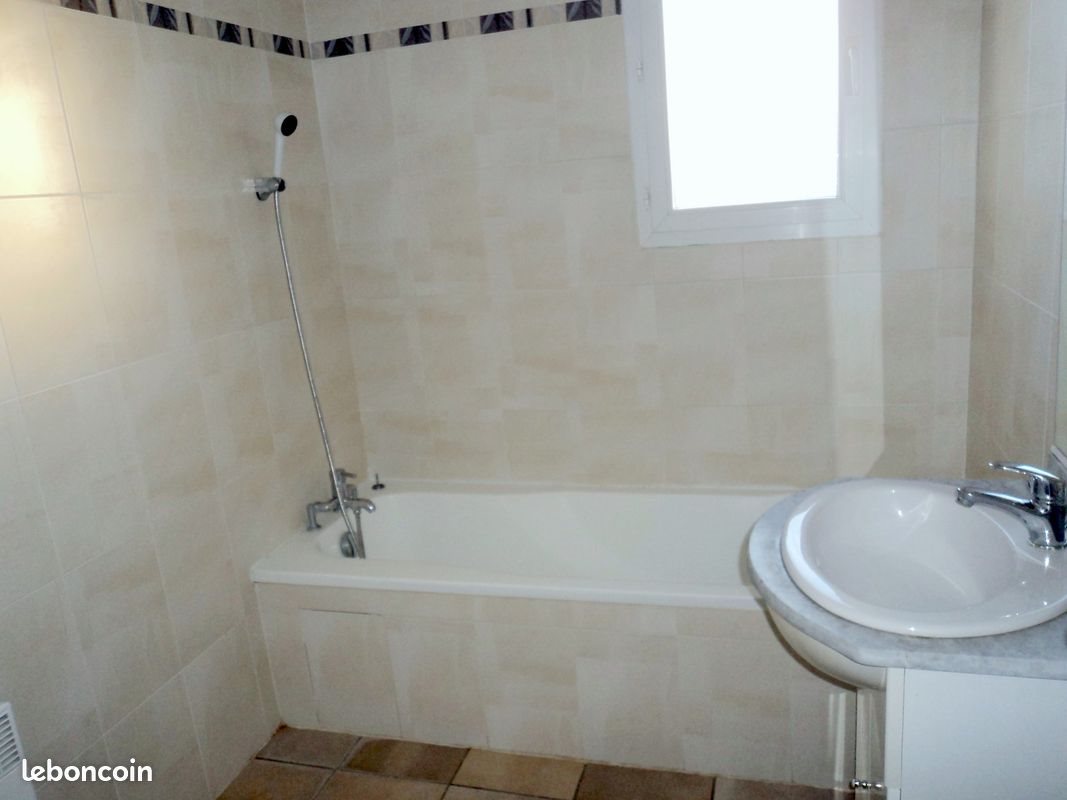 Appartement à louer, 71m², Saint-Paul-et-Valmalle