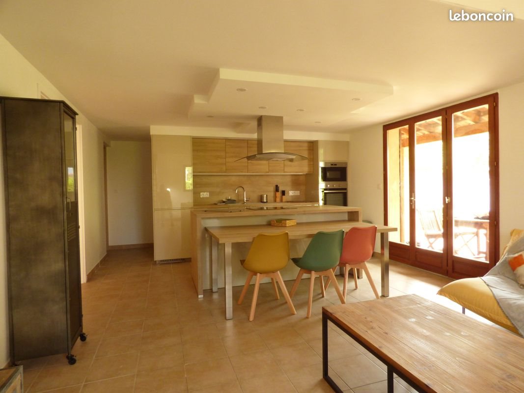 Maison à louer, 90m², Hyères