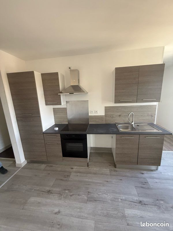 Appartement à louer, 60m², Capendu