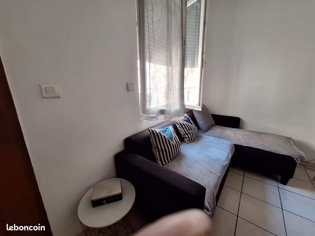 Appartement à louer, 26m², Nîmes
