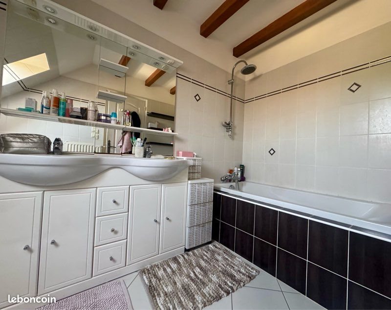 Appartement à louer, 72m², Essert