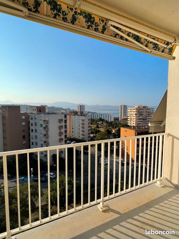 Appartement à louer, 72m², Ajaccio
