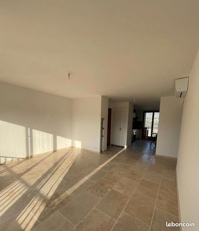 Appartement à louer, 72m², Ajaccio