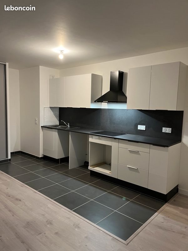 Appartement à louer, 43m², Massy