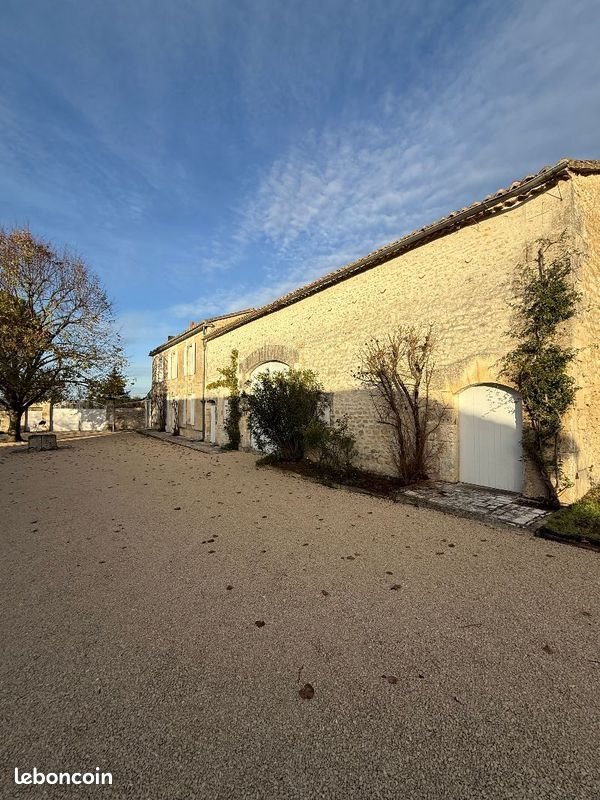 Maison à louer, 160m², Balzac