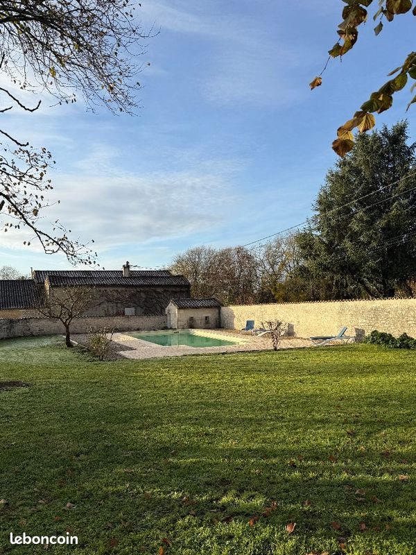 Maison à louer, 160m², Balzac