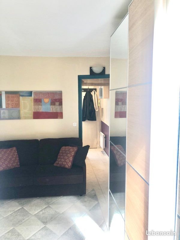 Appartement à louer, 22m², Paris 18ème