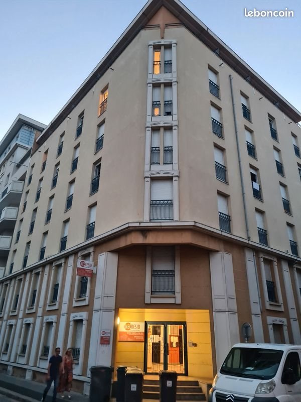 Appartement à louer, 18m², Saint-Etienne