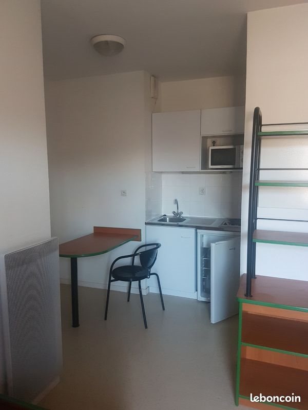 Appartement à louer, 18m², Saint-Etienne