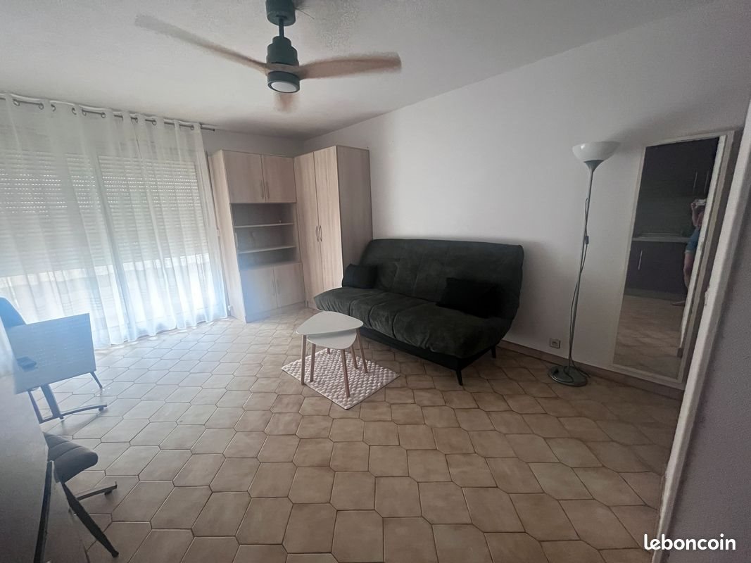 Appartement à louer, 28m², Nîmes