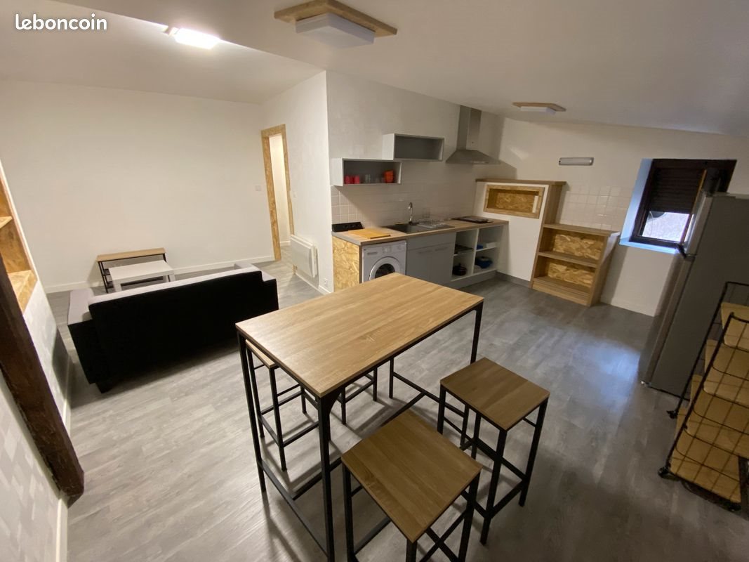 Appartement à louer, 45m², Aurillac