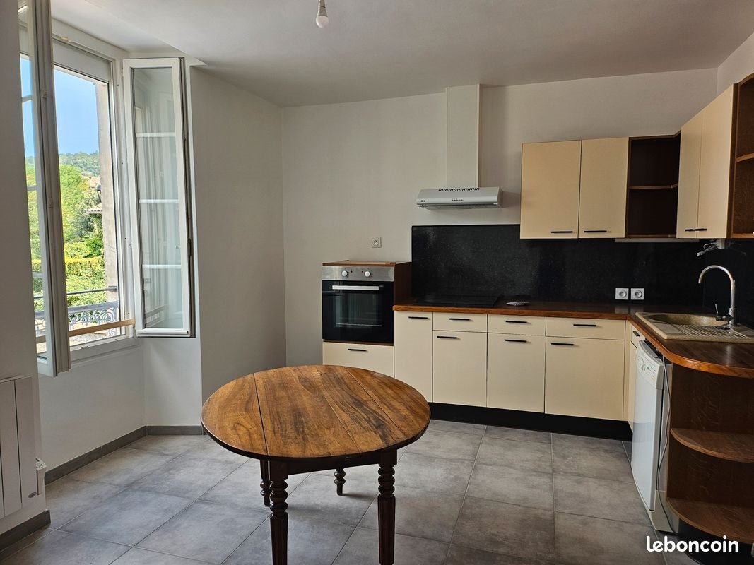 Appartement à louer, 66m², Volonne