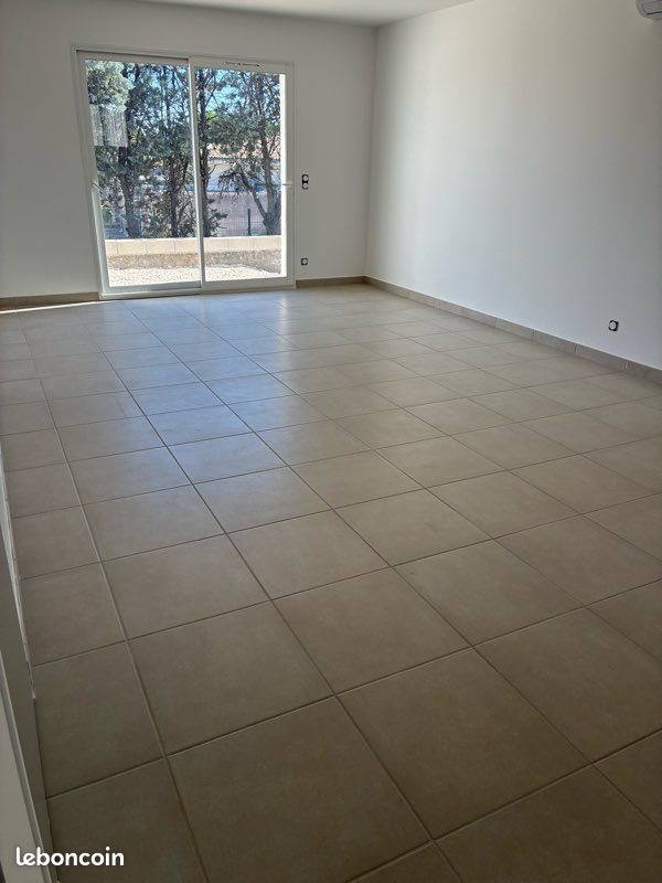 Maison à louer, 90m², Montfrin