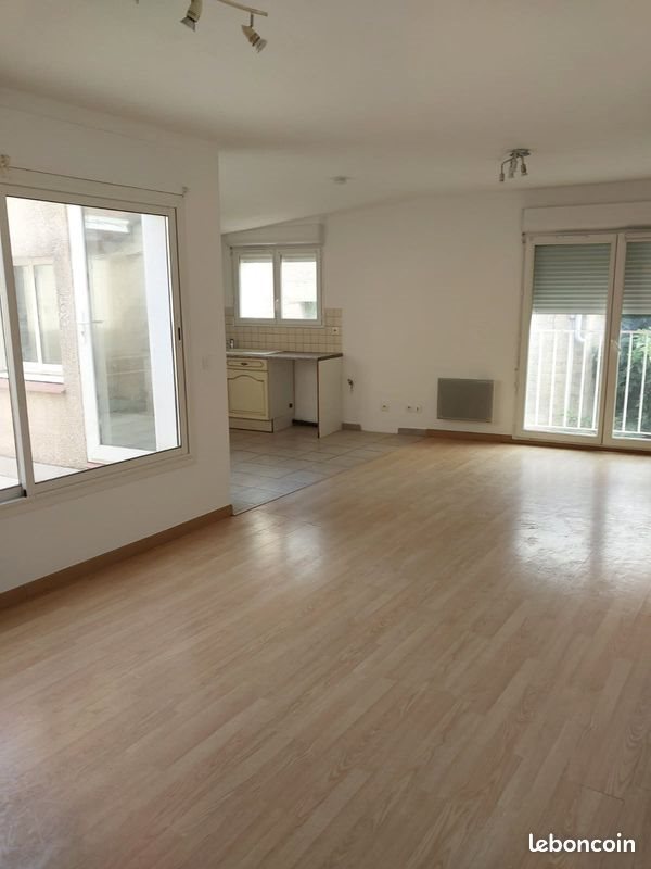 Appartement à louer, 74m², Théza