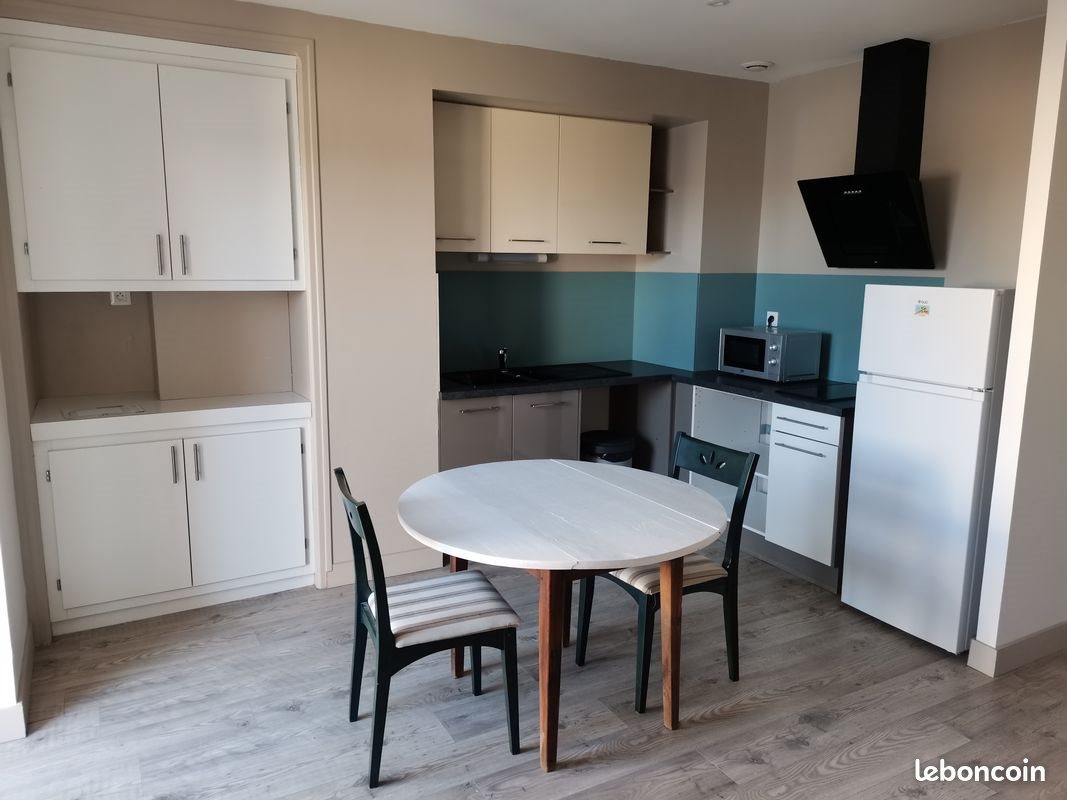 Appartement à louer, 32m², Saint-Varent