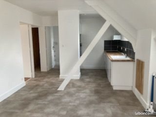 Appartement à louer, 60m², Montsalvy