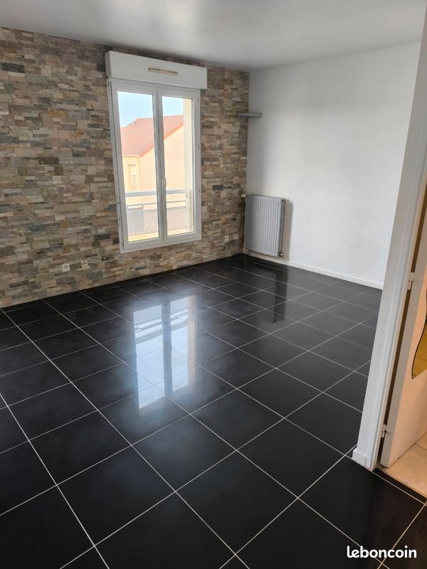Appartement à louer, 30m², Evry