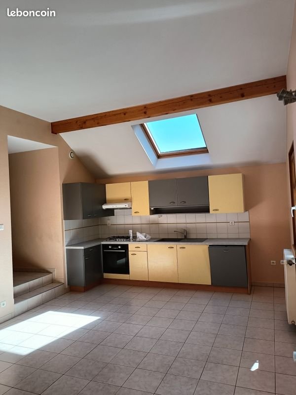 Appartement à louer, 88m², La Cluse-et-Mijoux