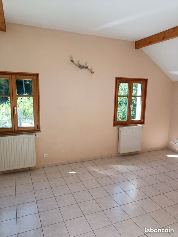 Appartement à louer, 88m², La Cluse-et-Mijoux