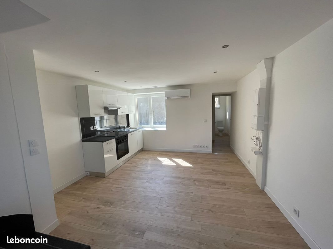 Appartement à louer, 55m², Saint-Bonnet-le-Château