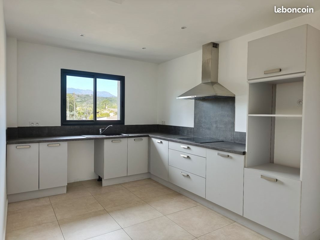 Appartement à louer, 131m², Porto-Vecchio