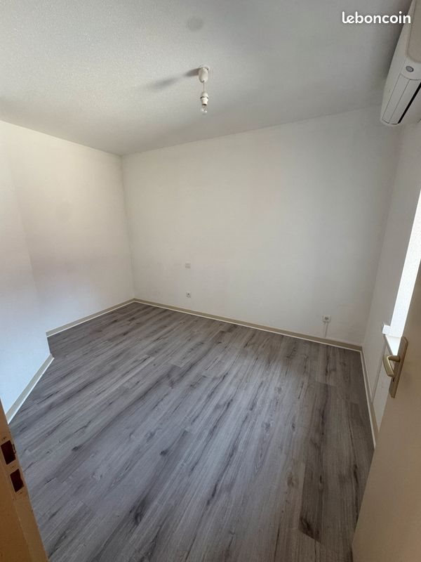 Appartement à louer, 70m², Champvans