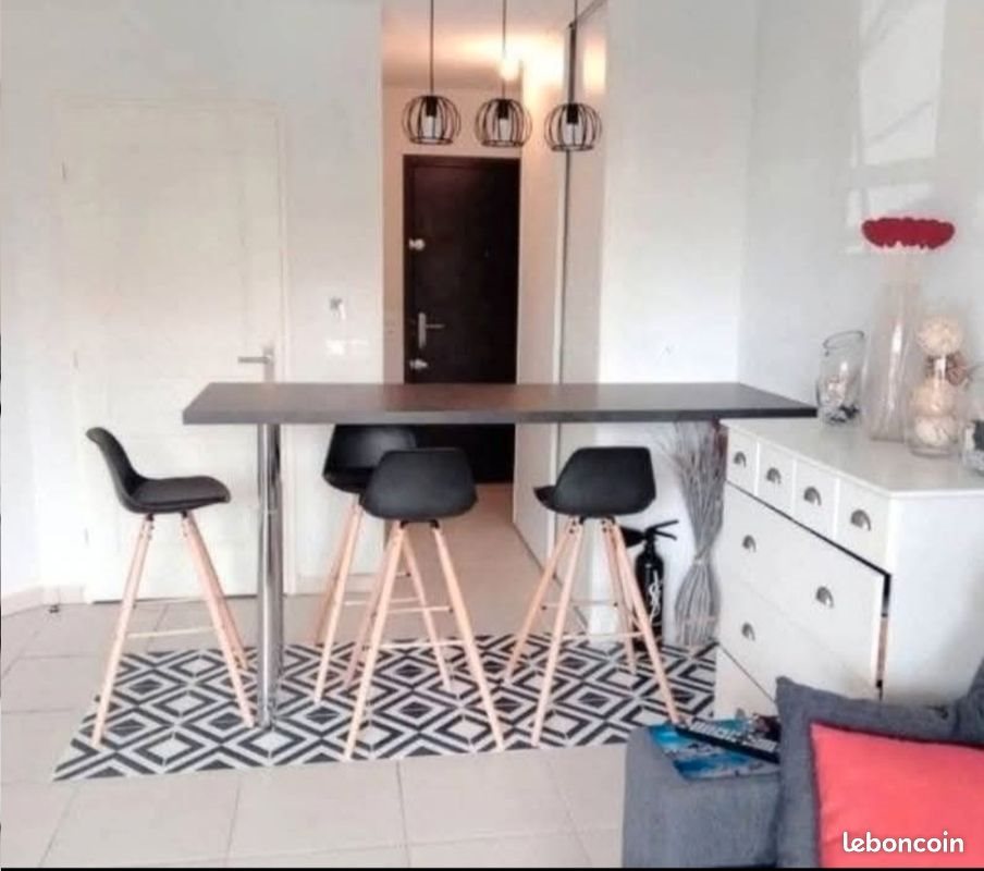 Appartement à louer, 27m², Le Luc