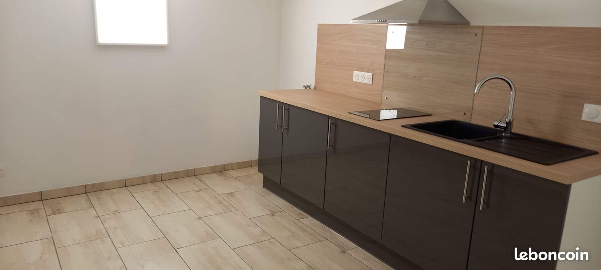 Appartement à louer, 60m², Saïx