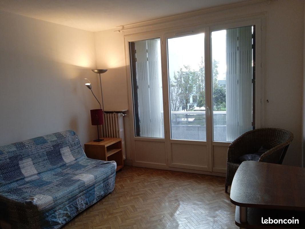 Appartement à louer, 26m², Suresnes