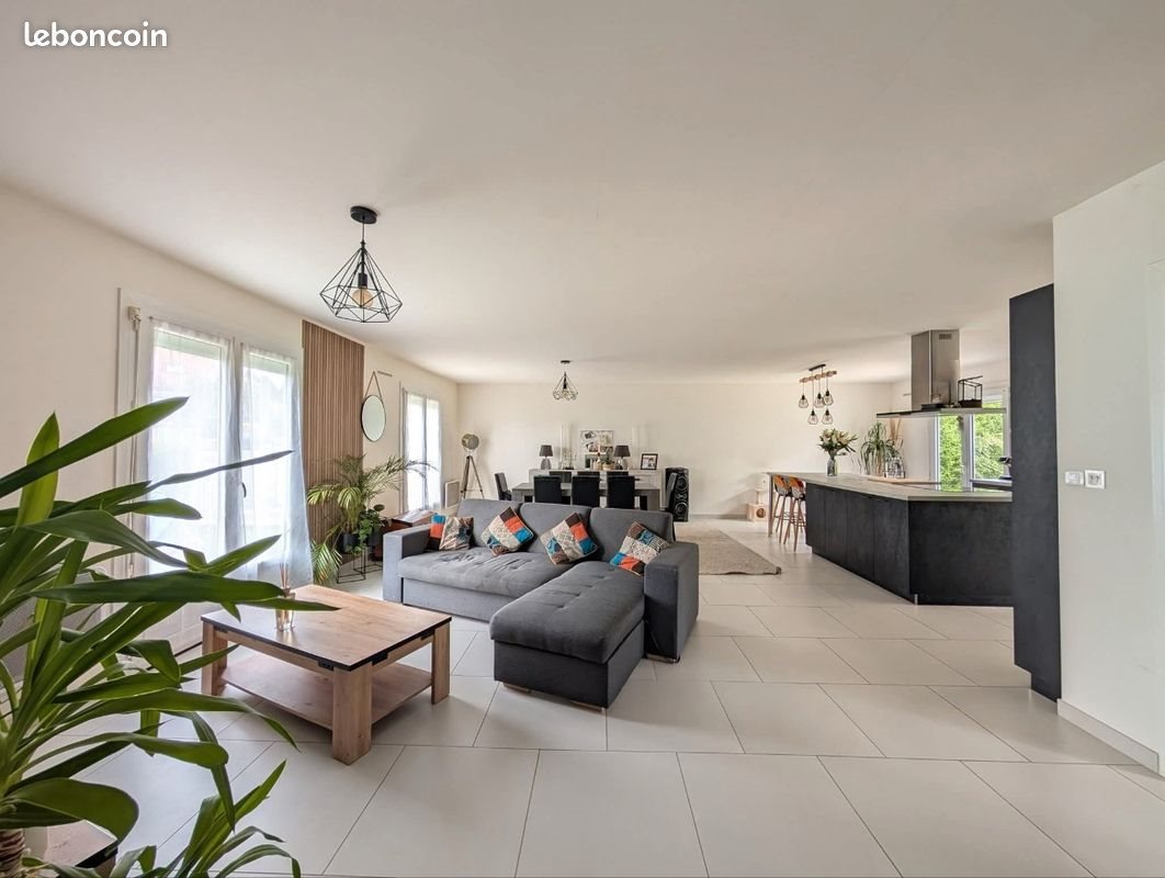 Maison à vendre, 135m², Saint-Yrieix-la-Perche