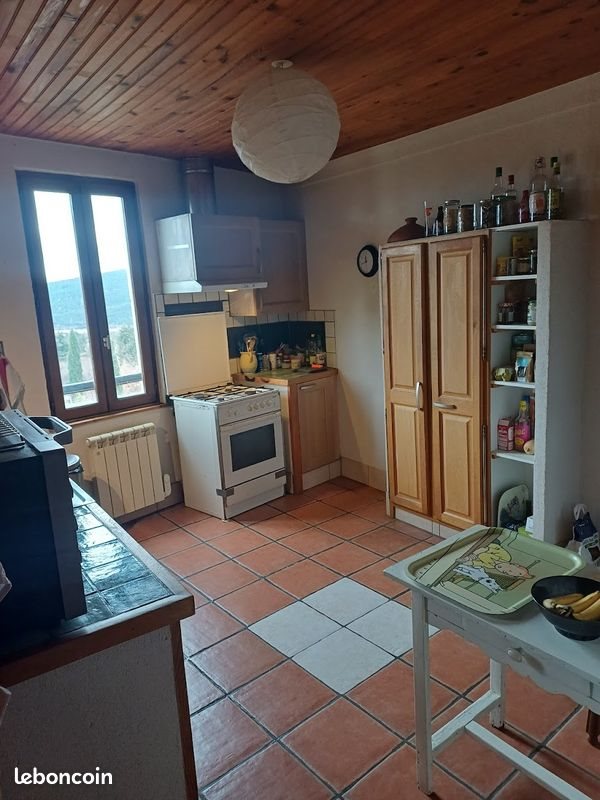 Appartement à louer, 110m², Saint-Etienne-les-Orgues
