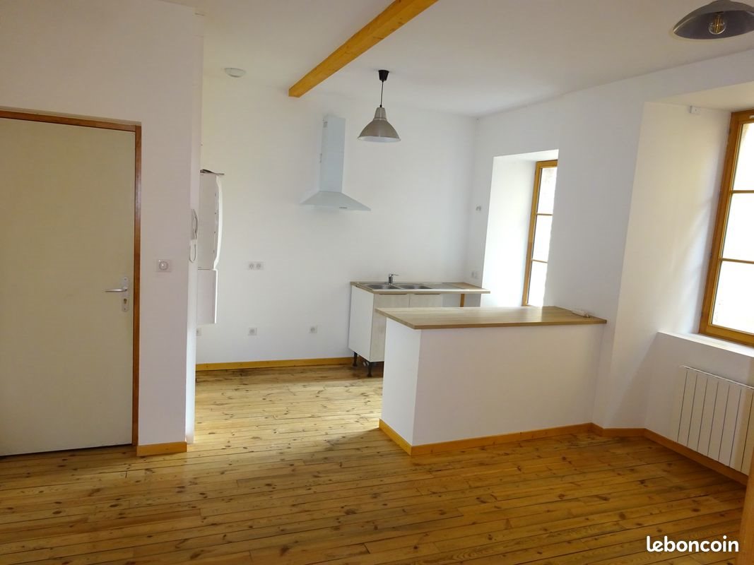 Appartement à louer, 46m², Saint-Bonnet-le-Château