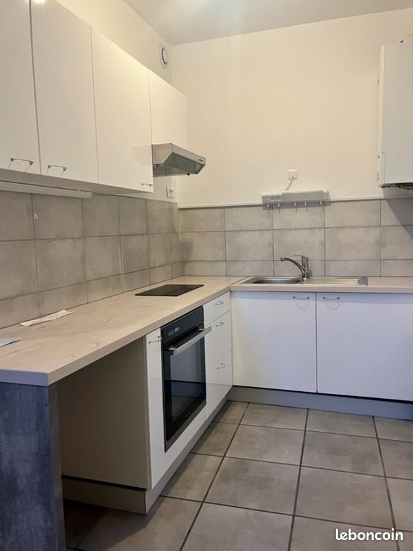 Appartement à louer, 49m², Saint-Max