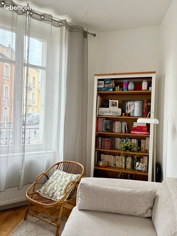 Appartement à louer, 49m², Saint-Max