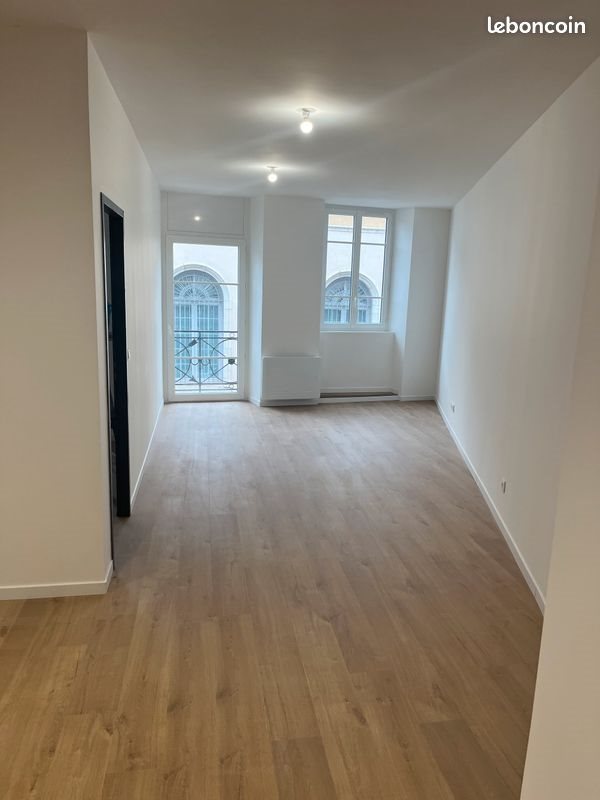 Appartement à louer, 110m², Belley
