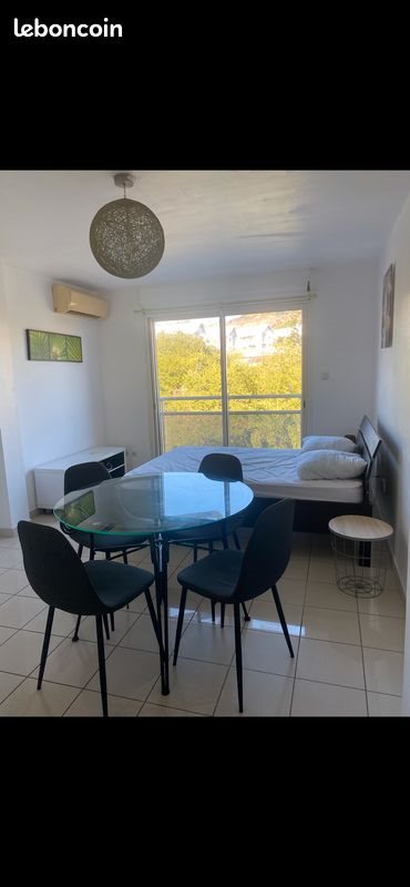 Appartement à louer, 27m², Saint-Gilles-les-Bains