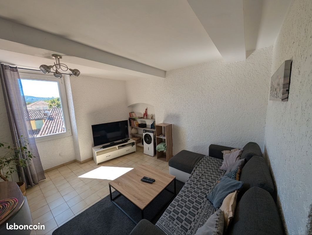 Appartement à louer, 70m², Gréoux-les-Bains